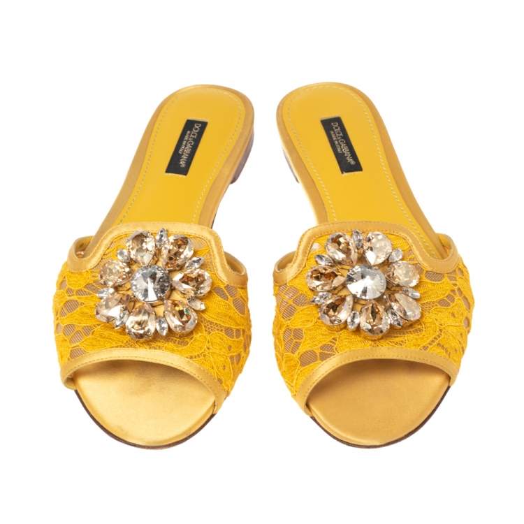مملوكة مسبقًا Dolce & Gabbana Yellow Lace Crystal Embellished Bianca Flats Size 37.5