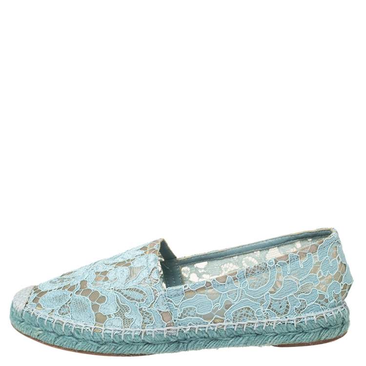 مملوكة مسبقًا Dolce & Gabbana Blue Floral Lace And Mesh Espadrille Flats Size 38