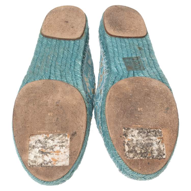 مملوكة مسبقًا Dolce & Gabbana Blue Floral Lace And Mesh Espadrille Flats Size 38