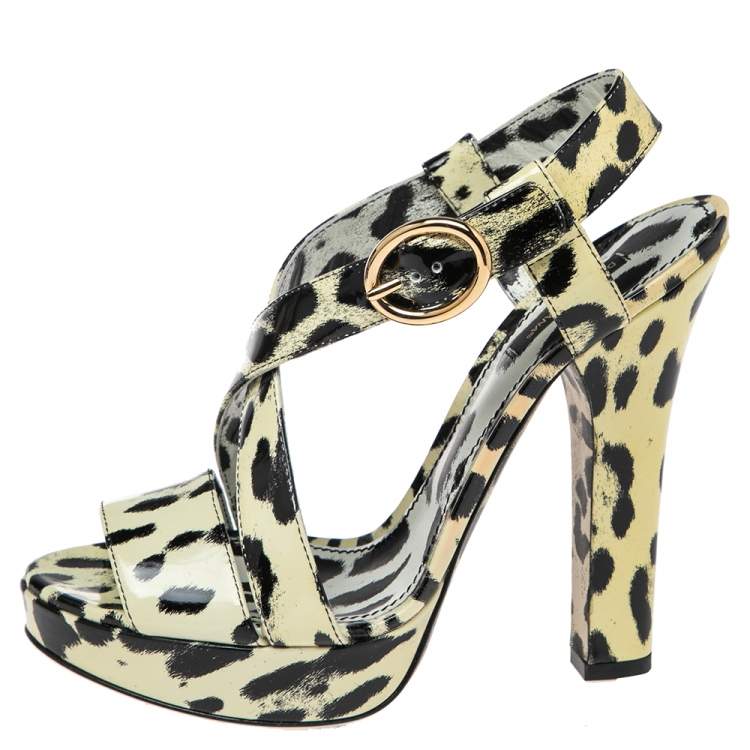 Pre Owned Dolce & Gabbana Cream-Black Patent Leather Ankle Strap Platform Sandals Size 39