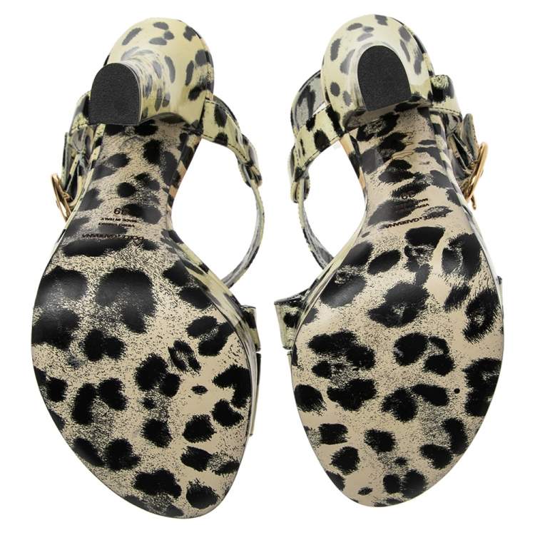 Pre Owned Dolce & Gabbana Cream-Black Patent Leather Ankle Strap Platform Sandals Size 39