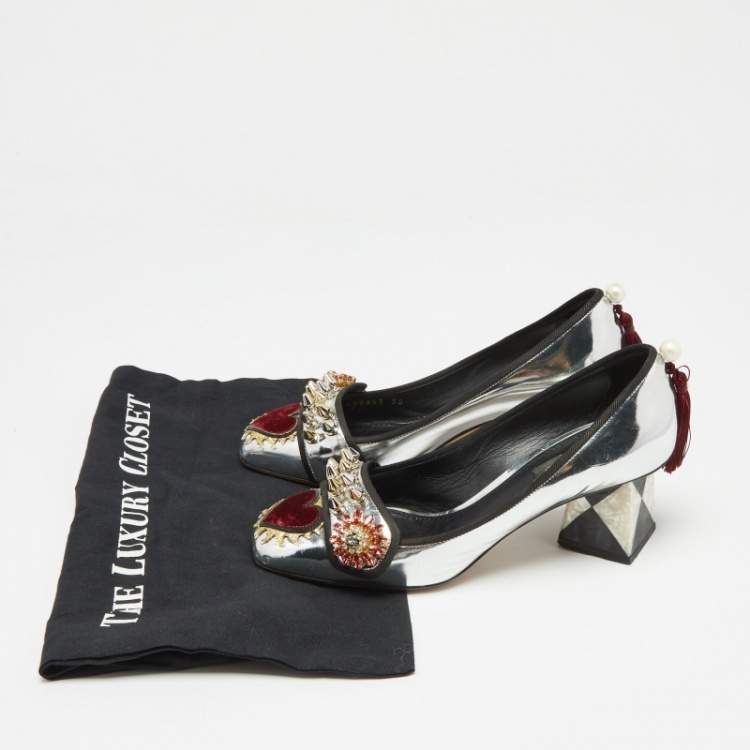 Pre Owned Dolce & Gabbana Silver Laminated Leather Jackie Embellished Pumps Size 38
