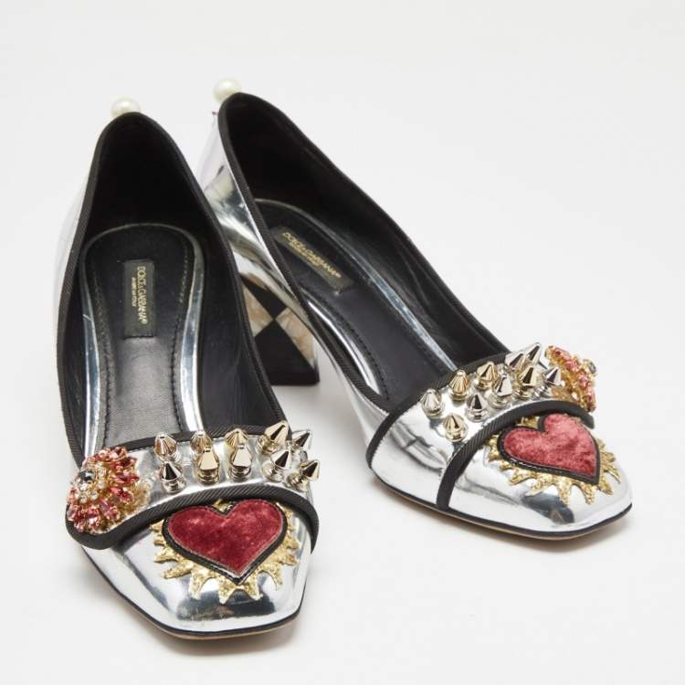 Pre Owned Dolce & Gabbana Silver Laminated Leather Jackie Embellished Pumps Size 38