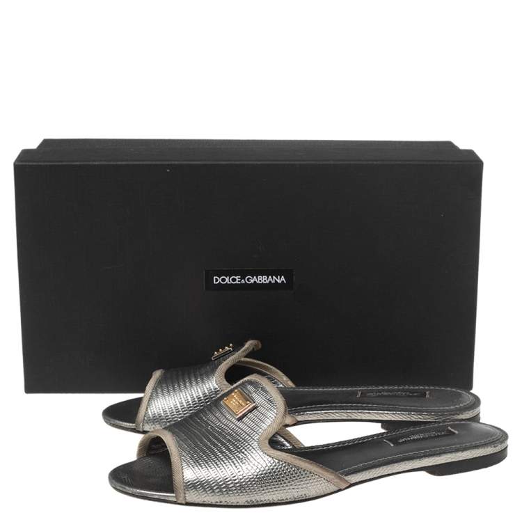 مملوكة مسبقًا Dolce & Gabbana Silver Lizard Embossed Leather Sofia Flat Sandals Size 37 