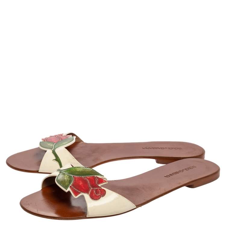 Pre Owned Dolce & Gabbana Off-White Patent Leather Flower Flat Sandals Size 40.5