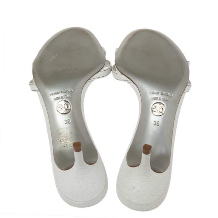 Pre Owned Dolce & Gabbana White Leather DG Buckle Slide Sandals Size 38