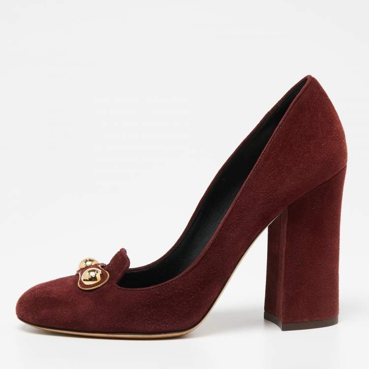مملوكة مسبقًا Dolce & Gabbana Burgundy Suede Logo Studded Block Heel Pumps Size 39.5