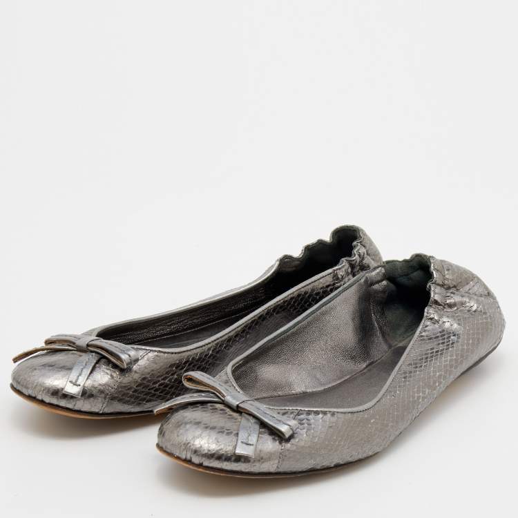 Pre Owned Dolce & Gabbana Metallic Grey Snakeskin Bow Ballet Flats Size 36.5