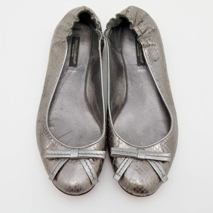 Pre Owned Dolce & Gabbana Metallic Grey Snakeskin Bow Ballet Flats Size 36.5