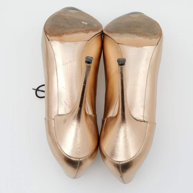 Pre Owned Dolce & Gabbana Metallic Gold Leather Star Pointed Toe Booties Size 40