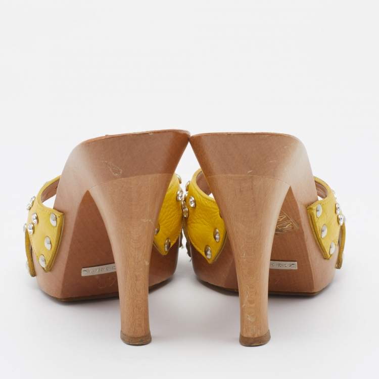 Pre Owned Dolce & Gabbana Yellow Leather Crystal Embellished Platform Slide Sandals Size 40