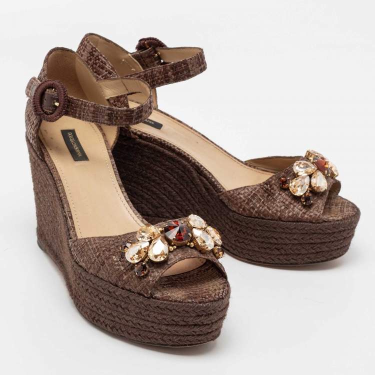 مملوكة مسبقًا Dolce & Gabbana Brown Raffia Crystal Embellished Espadrille Wedge Sandals Size 38