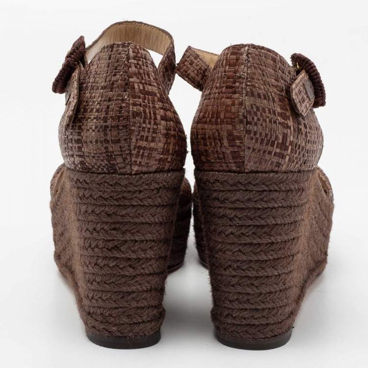 مملوكة مسبقًا Dolce & Gabbana Brown Raffia Crystal Embellished Espadrille Wedge Sandals Size 38
