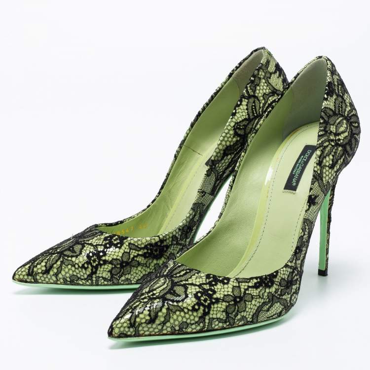 Pre Owned Dolce & Gabbana Black/Green Chantilly Lace and Patent Leather Pointed Toe Pumps Size 40