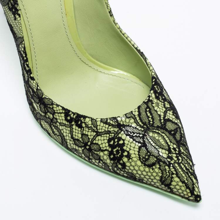 Pre Owned Dolce & Gabbana Black/Green Chantilly Lace and Patent Leather Pointed Toe Pumps Size 40