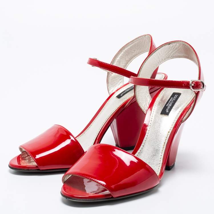 مملوكة مسبقًا Dolce & Gabbana Red Patent Leather Block Heel Ankle Strap Sandals Size 39