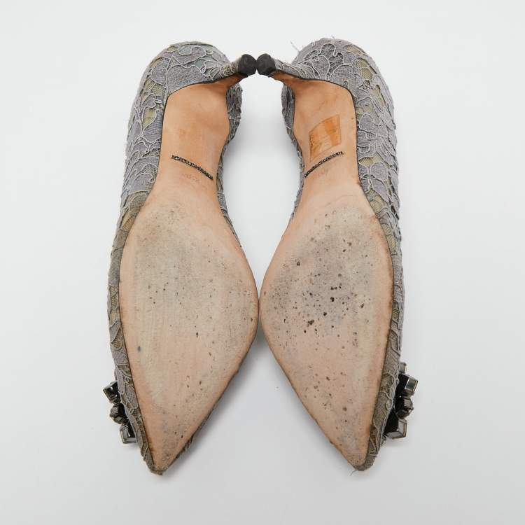 مملوكة مسبقًا Dolce & Gabbana Grey Lace Bellucci Pumps Size 35.5
