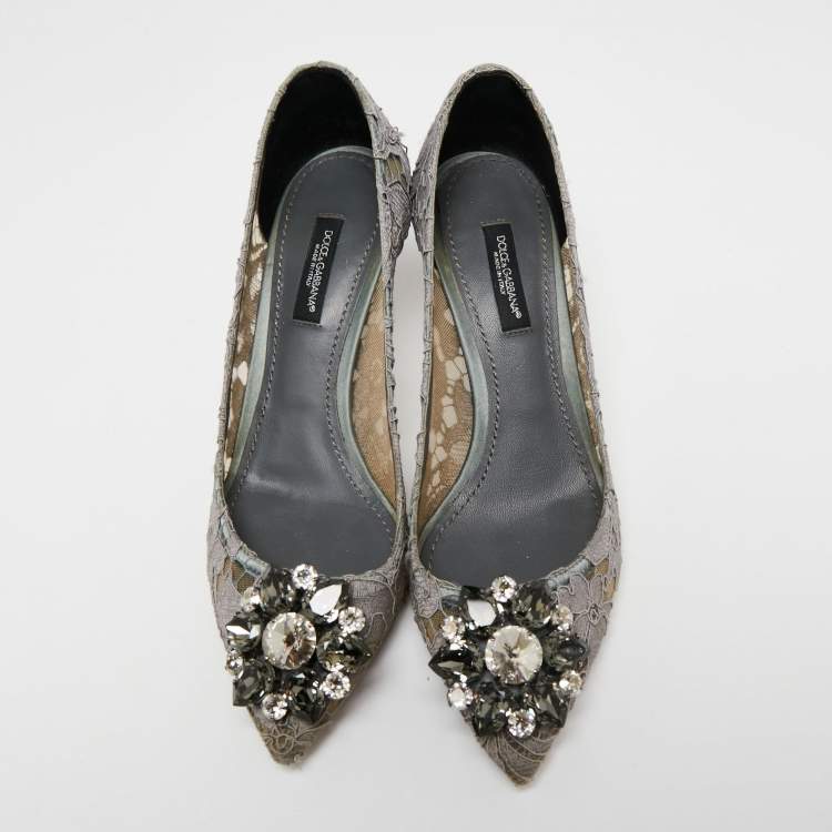 مملوكة مسبقًا Dolce & Gabbana Grey Lace Bellucci Pumps Size 35.5