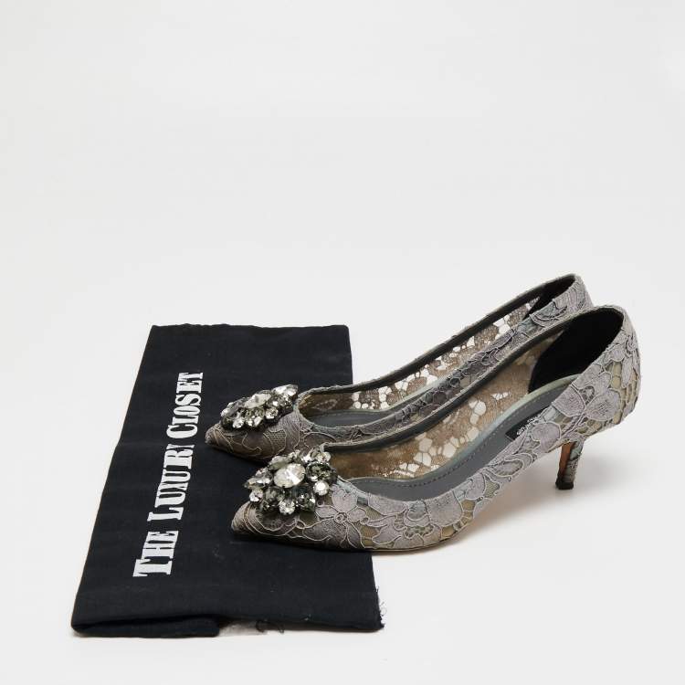 مملوكة مسبقًا Dolce & Gabbana Grey Lace Bellucci Pumps Size 35.5