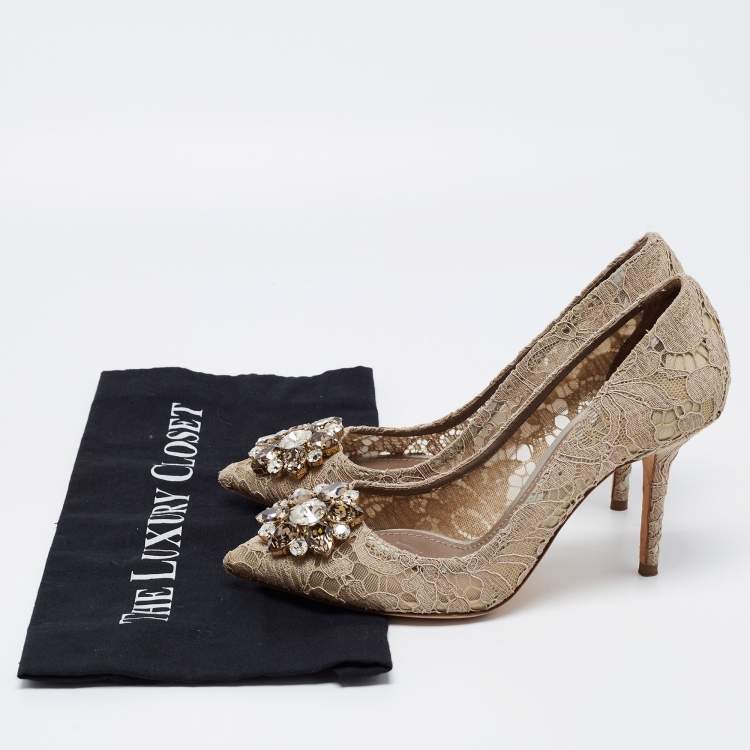 Pre Owned Dolce & Gabbana Beige Lace Bellucci Crystal Embellished Pumps Size 38.5