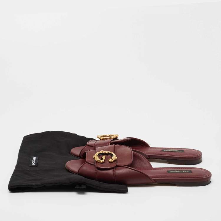 مملوكة مسبقًا Dolce & Gabbana Burgundy Leather Slide Sandals Size 39