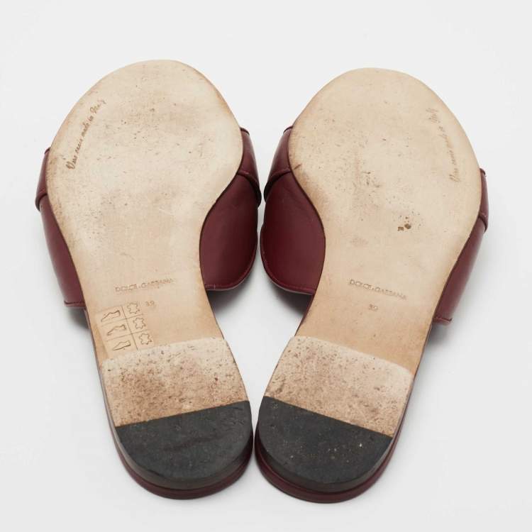 مملوكة مسبقًا Dolce & Gabbana Burgundy Leather Slide Sandals Size 39