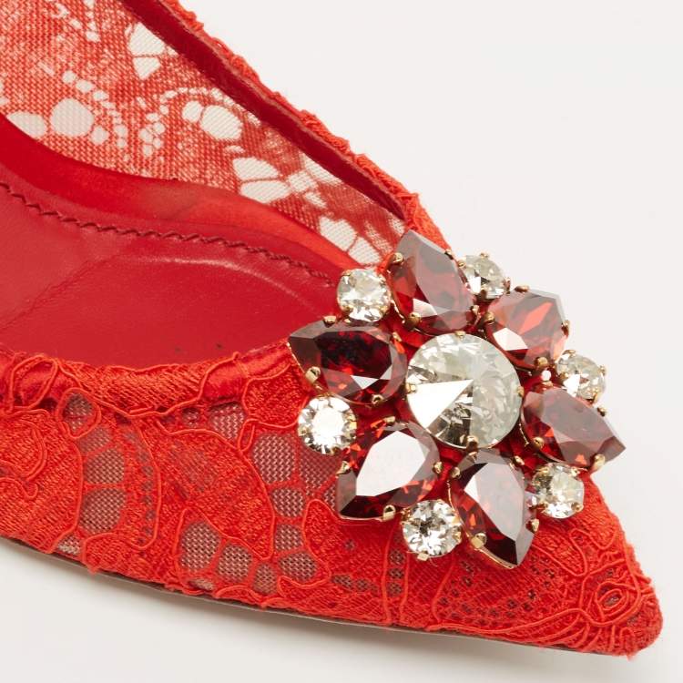 مملوكة مسبقًا Dolce & Gabbana Red Lace Bellucci Crystal Embellished Pumps Size 39.5
