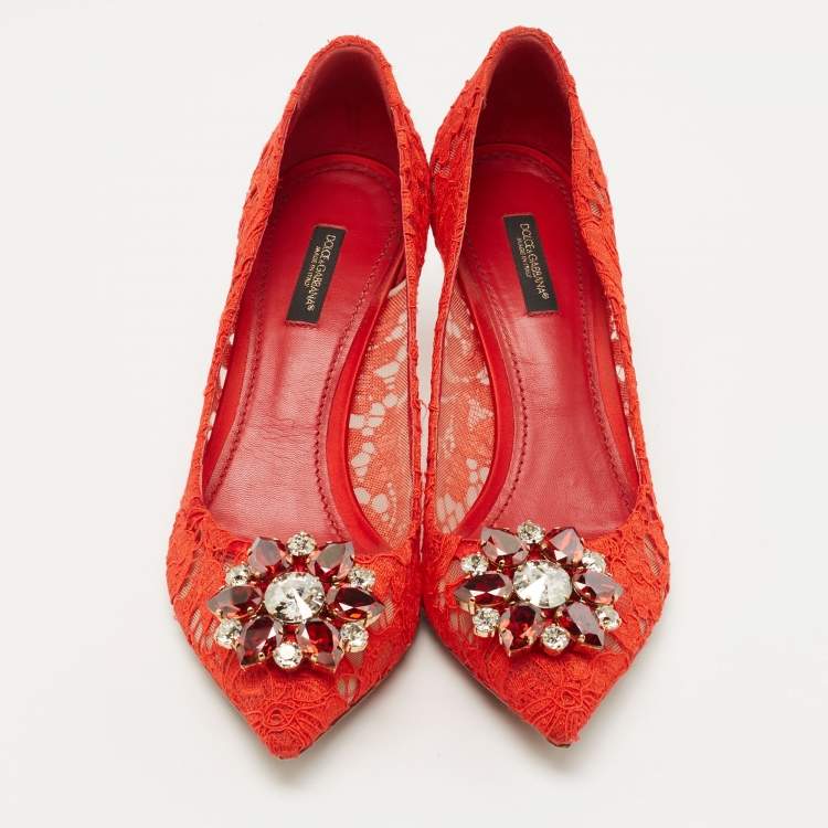 مملوكة مسبقًا Dolce & Gabbana Red Lace Bellucci Crystal Embellished Pumps Size 39.5