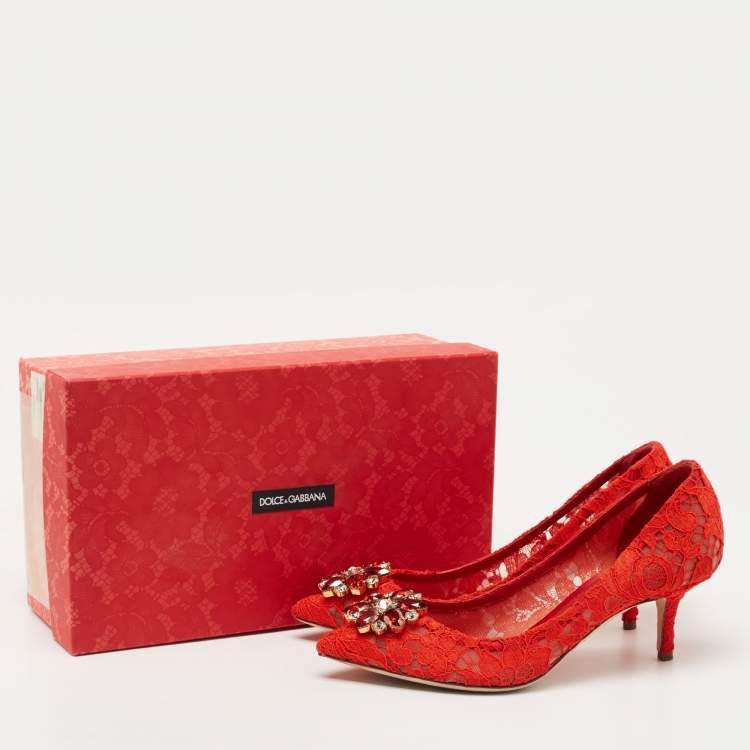 مملوكة مسبقًا Dolce & Gabbana Red Lace Bellucci Crystal Embellished Pumps Size 39.5