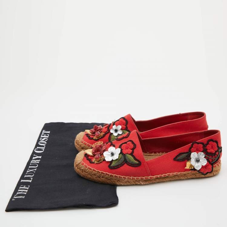 Pre Owned Dolce & Gabbana Red Canvas Locket Flower Jewel Embroidered Espadrille Flats Size 38