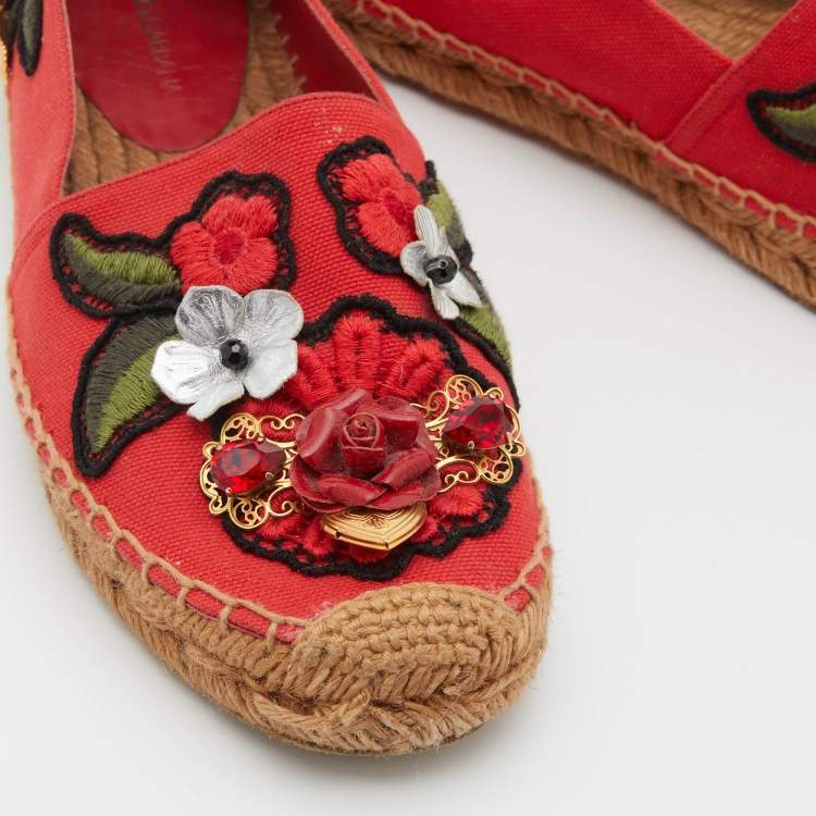 Pre Owned Dolce & Gabbana Red Canvas Locket Flower Jewel Embroidered Espadrille Flats Size 38