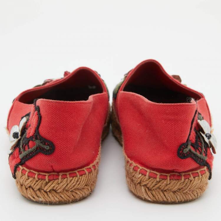 Pre Owned Dolce & Gabbana Red Canvas Locket Flower Jewel Embroidered Espadrille Flats Size 38
