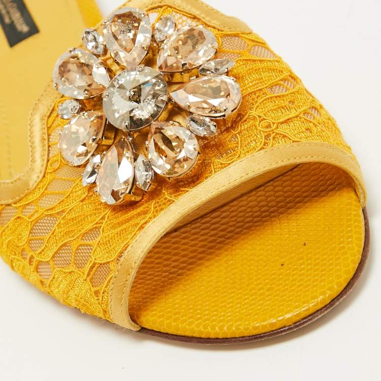 مملوكة مسبقًا Dolce & Gabbana Yellow Lace Crystal Embellished Bianca Flat Slides Size 37