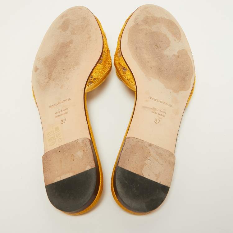 مملوكة مسبقًا Dolce & Gabbana Yellow Lace Crystal Embellished Bianca Flat Slides Size 37