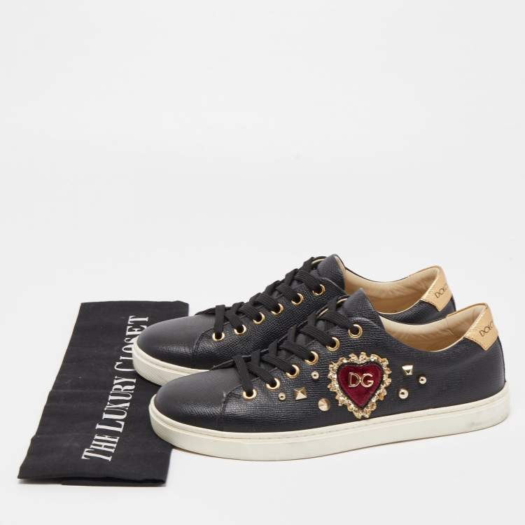مملوكة مسبقًا Dolce & Gabbana Black Leather Embellished DG Heart Low Top Sneakers Size 37