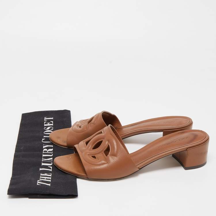 مملوكة مسبقًا Dolce & Gabbana Tan Leather DG Cut Out Slide Sandals Size 38