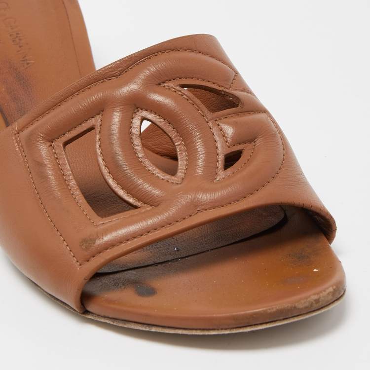 مملوكة مسبقًا Dolce & Gabbana Tan Leather DG Cut Out Slide Sandals Size 38