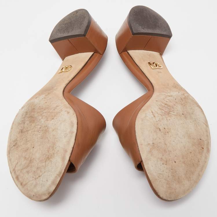 مملوكة مسبقًا Dolce & Gabbana Tan Leather DG Cut Out Slide Sandals Size 38