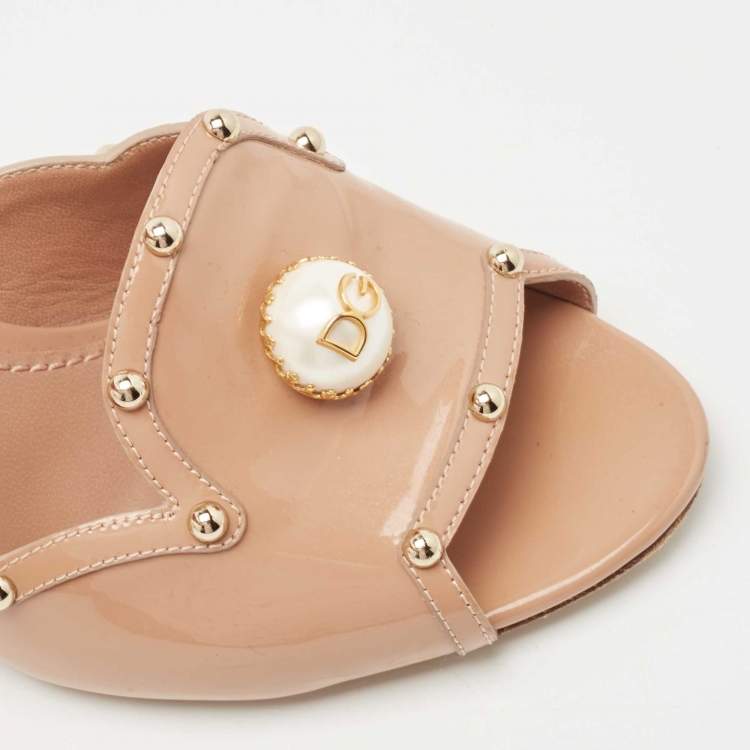 مملوكة مسبقًا Dolce & Gabbana Beige Patent Leather Embellished Block Heels Slide Sandals Size 36