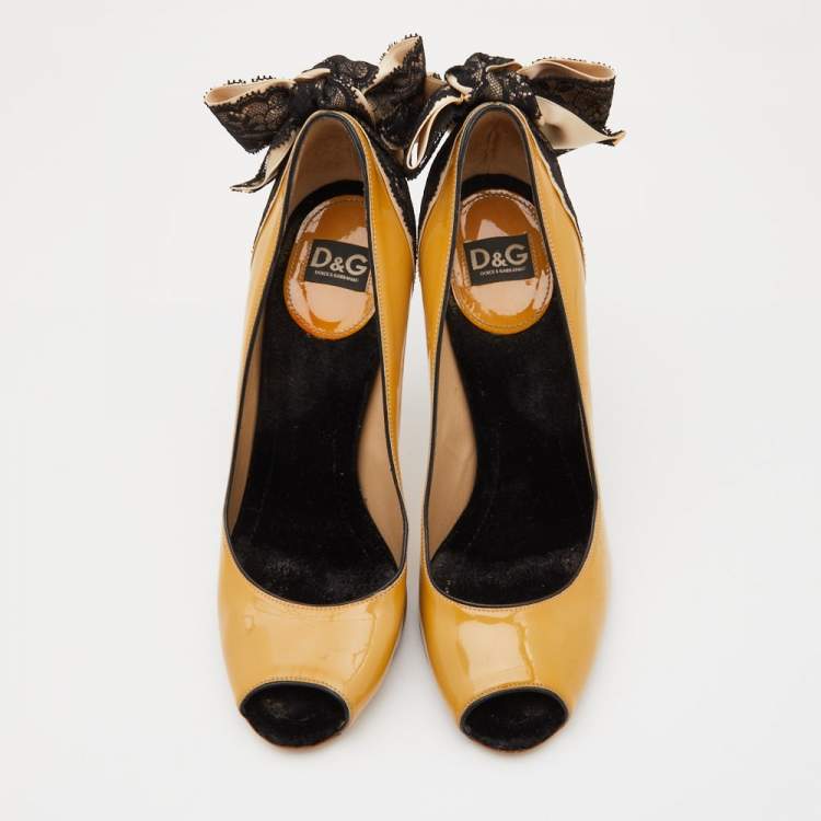 Pre Owned D&G Light Yellow/Black Patent Leather and Lace Bow Peep Toe Pumps Size 39