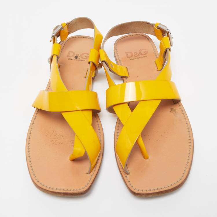 Pre Owned Dolce & Gabbana Yellow Patent Leather Toe Ring Flat Sandals Size 39