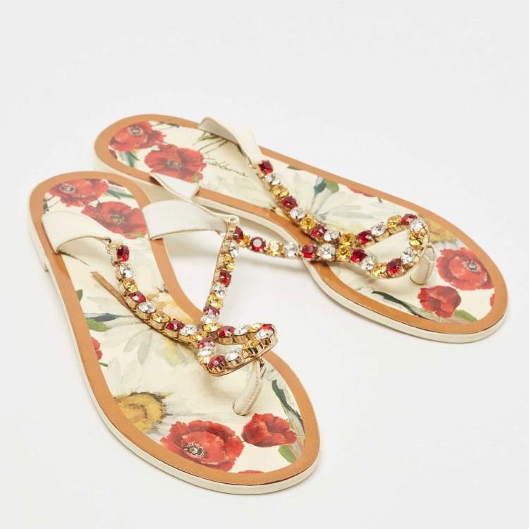 Pre Owned Dolce & Gabbana Cream Patent Leather Crystal Embellished Thong Flats Size 39