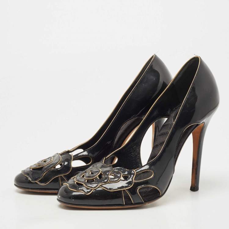 Pre Owned D&G Black Patent Leather Flower Cut Out Pumps Size 38