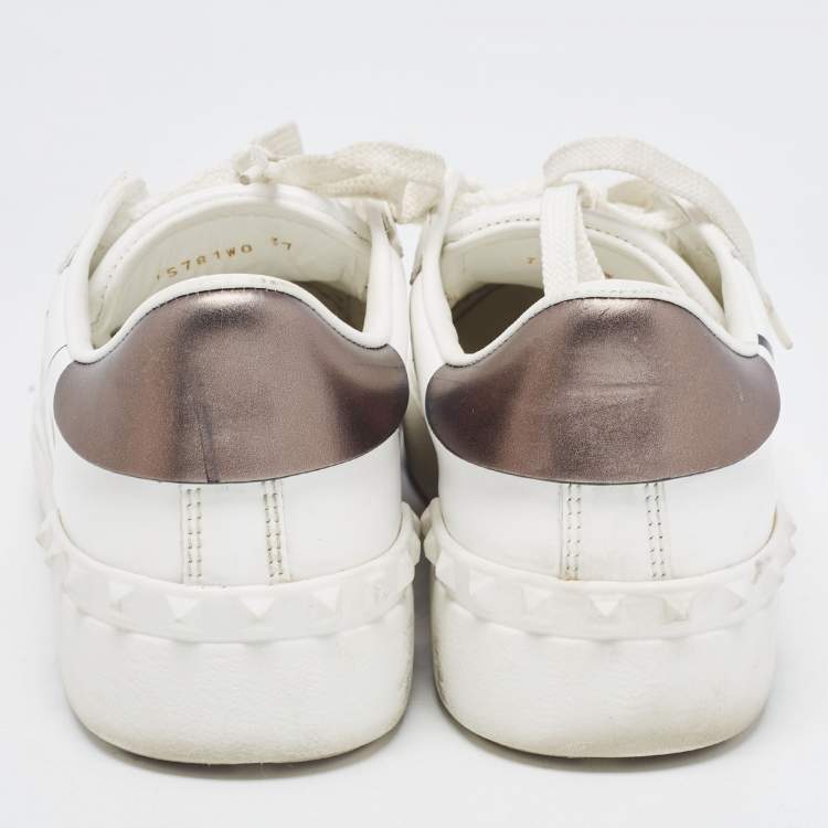 Pre Owned Valentino White/Grey Leather VLTN Rockstud Low Top Sneakers Size 37