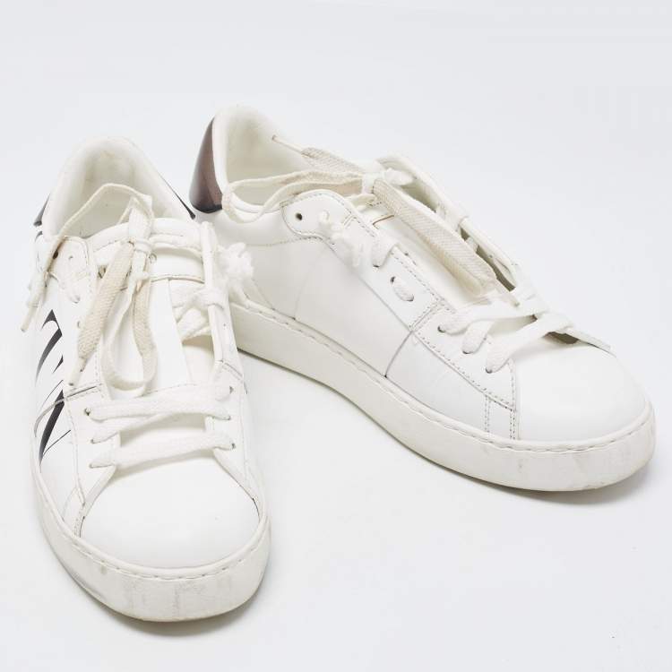 Pre Owned Valentino White/Grey Leather VLTN Rockstud Low Top Sneakers Size 37