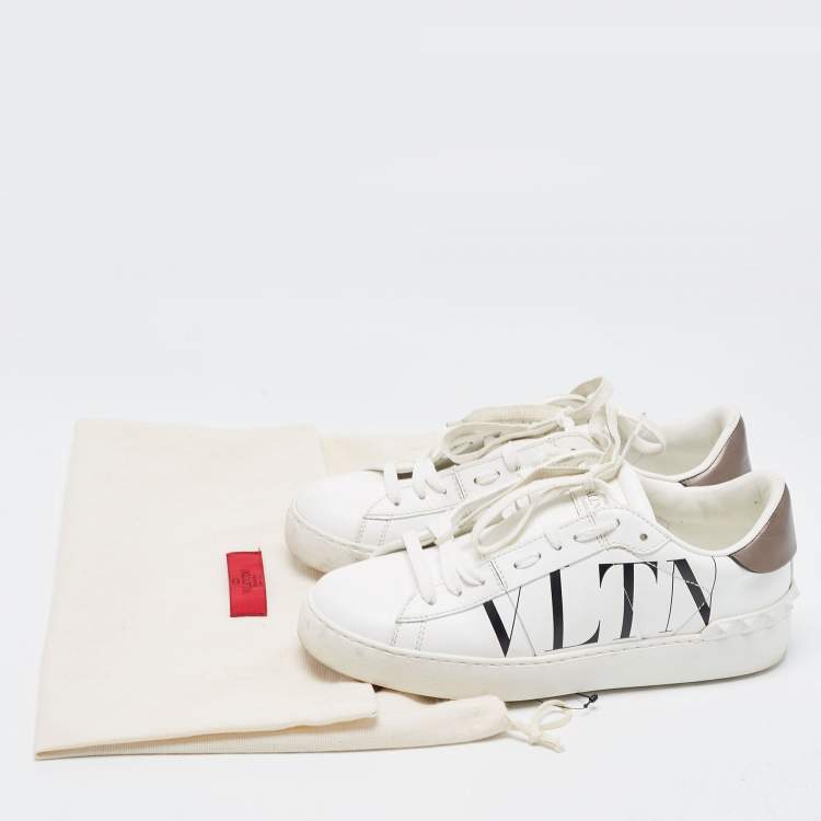 Pre Owned Valentino White/Grey Leather VLTN Rockstud Low Top Sneakers Size 37