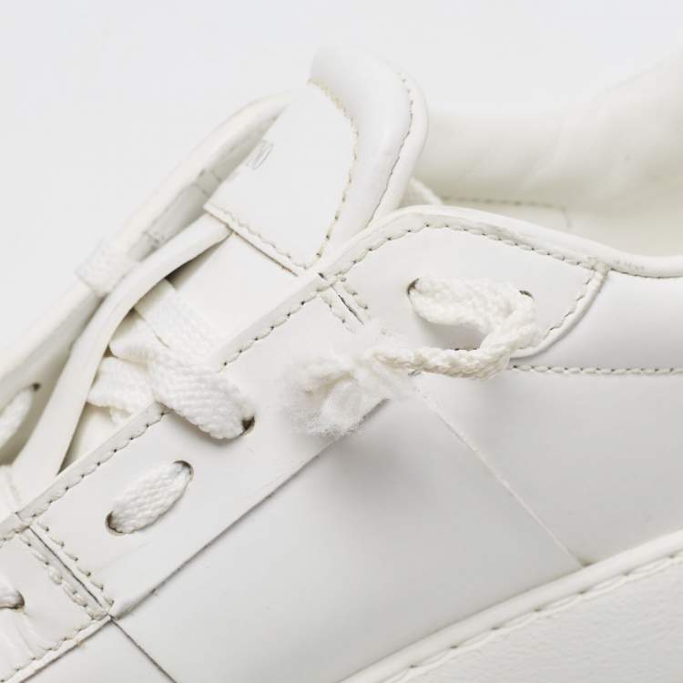 Pre Owned Valentino White/Grey Leather VLTN Rockstud Low Top Sneakers Size 37