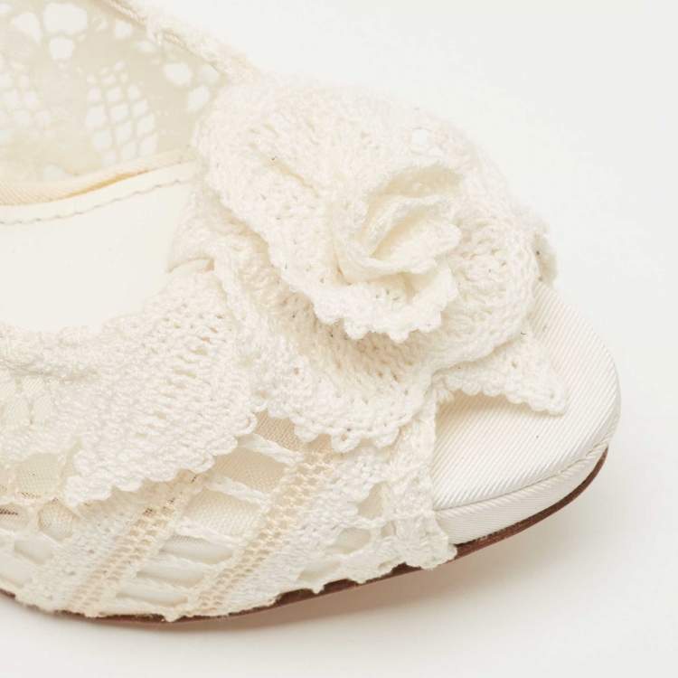Pre Owned Dolce & Gabbana Off White Lace Rose Detail Peep Toe Pumps Size 39