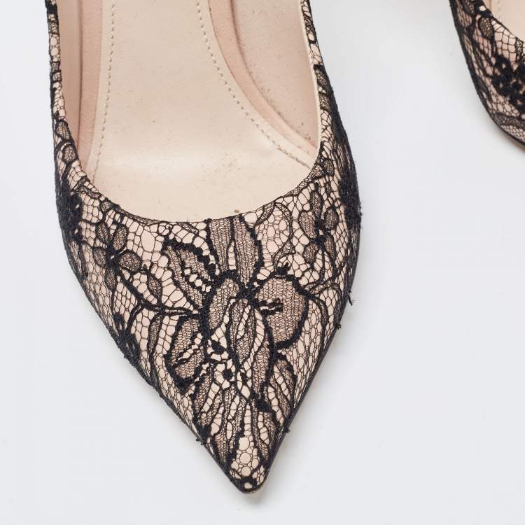 Pre Owned Dolce & Gabbana Black/Beige Floral Lace Pointed Toe Pumps Size 40