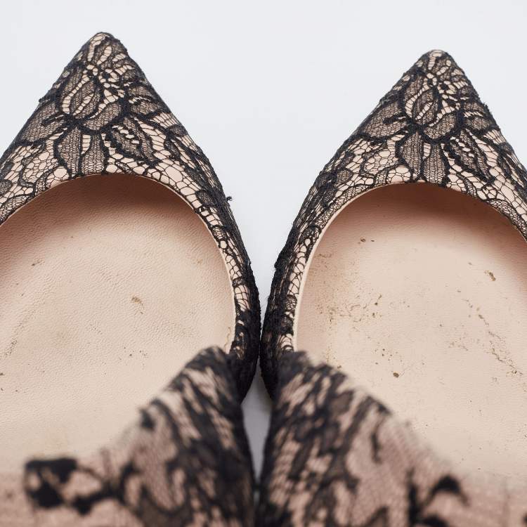 Pre Owned Dolce & Gabbana Black/Beige Floral Lace Pointed Toe Pumps Size 40